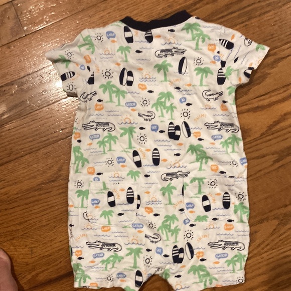 Gymboree Baby one piece 100% cotton used outfit with snaps at neck and crotch - Picture 3 of 6